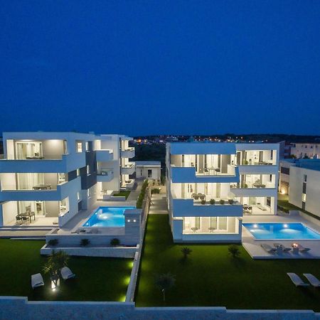 Apartments & Rooms Pool Villas Maris B Novalja Exterior foto