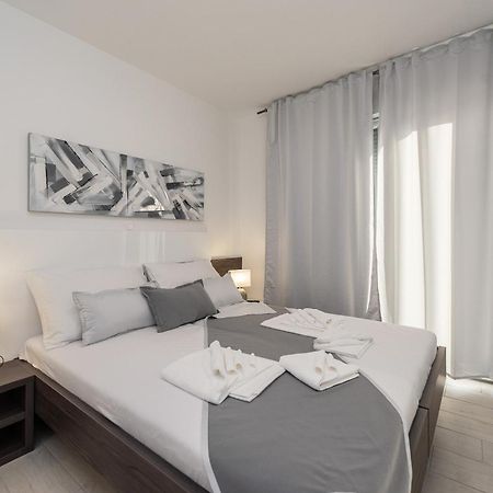 Apartments & Rooms Pool Villas Maris B Novalja Zimmer foto
