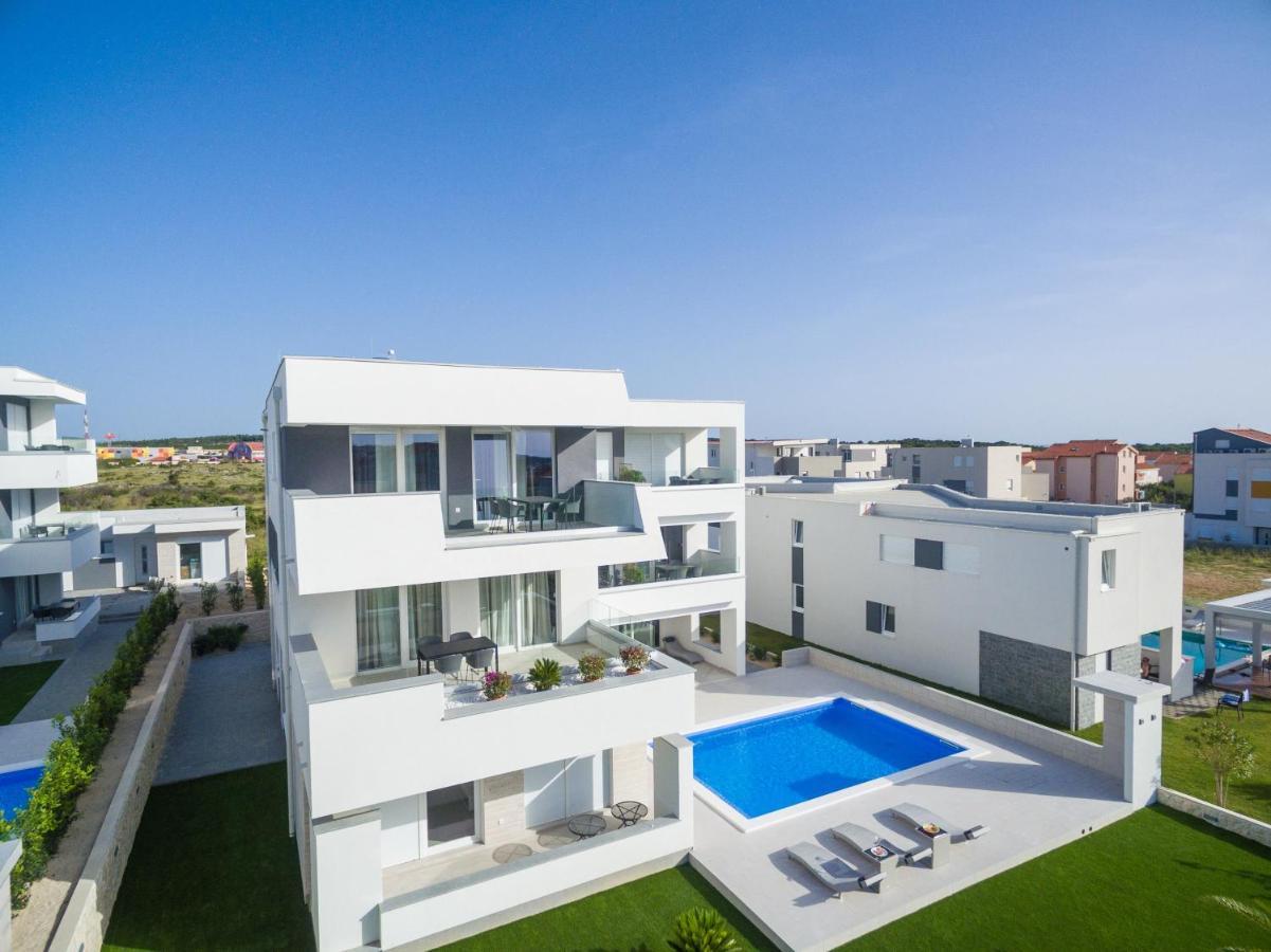Apartments & Rooms Pool Villas Maris B Novalja Exterior foto