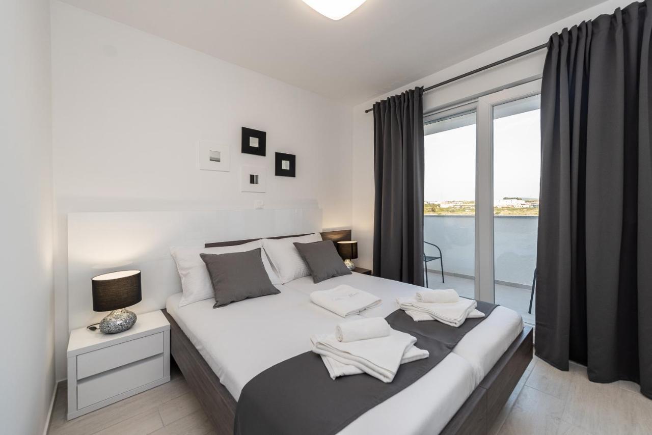Apartments & Rooms Pool Villas Maris B Novalja Exterior foto