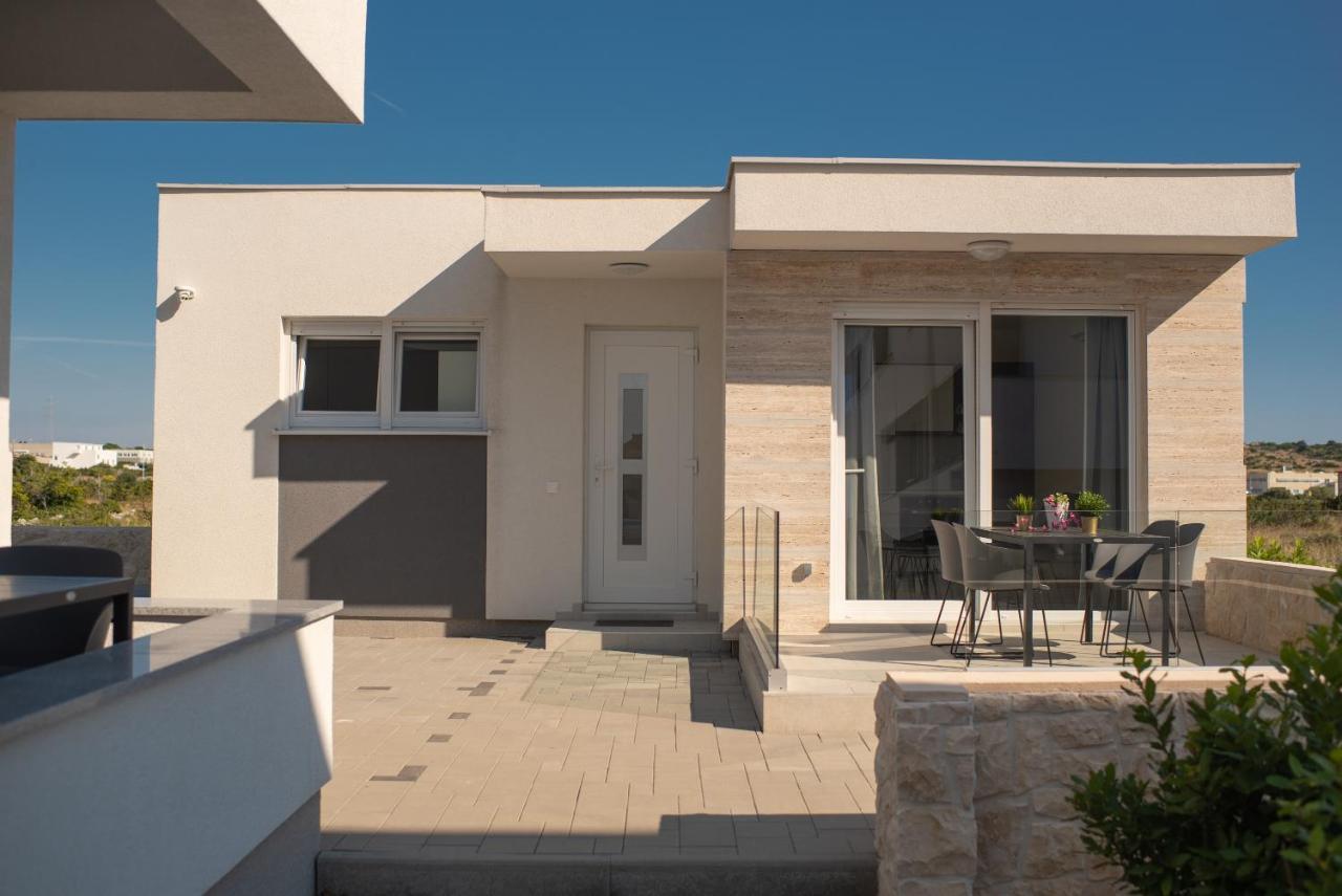 Apartments & Rooms Pool Villas Maris B Novalja Zimmer foto