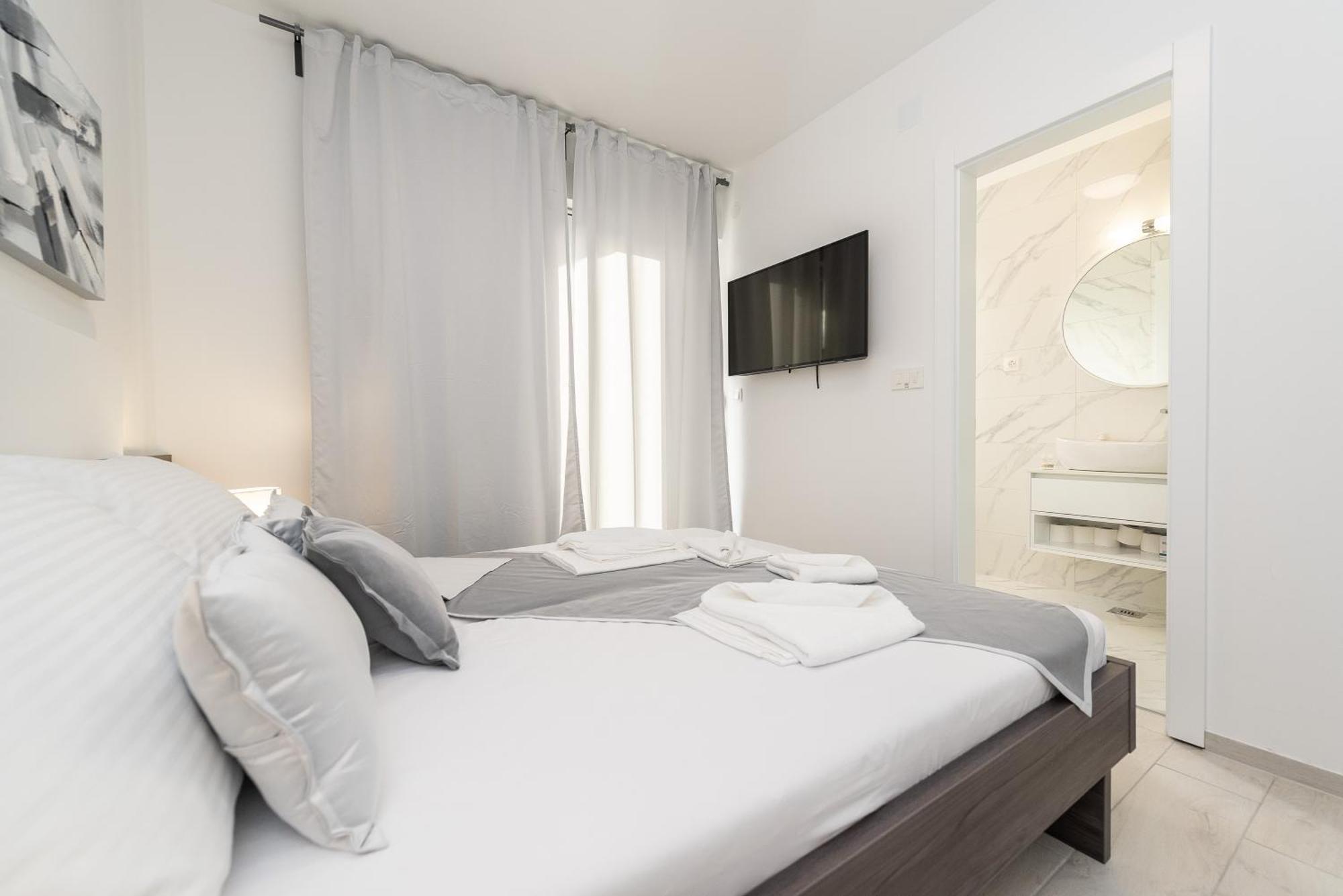 Apartments & Rooms Pool Villas Maris B Novalja Zimmer foto